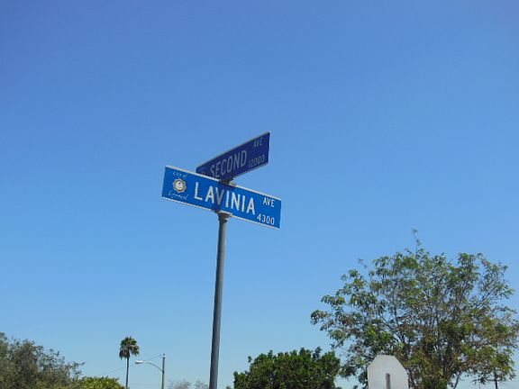 3rd image of 4297 Lavinia Ave