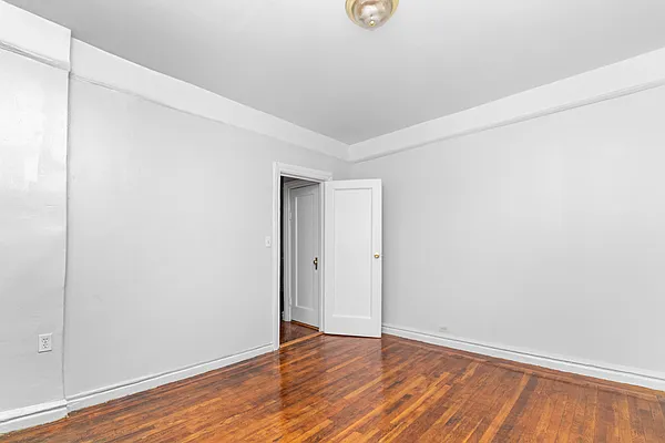 Rented by MNS | media 9