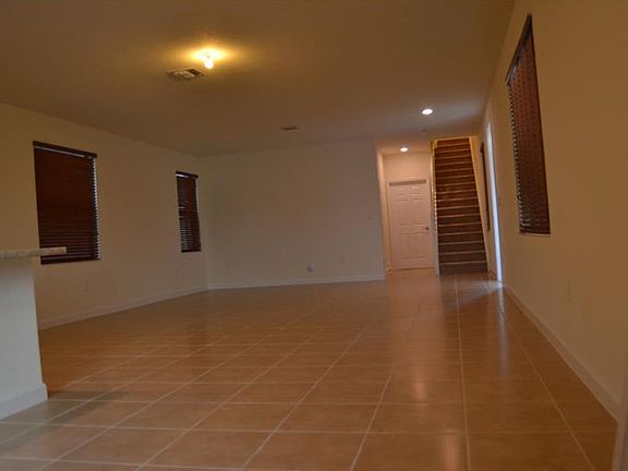 4th image of 3761 NE 2nd St #3761