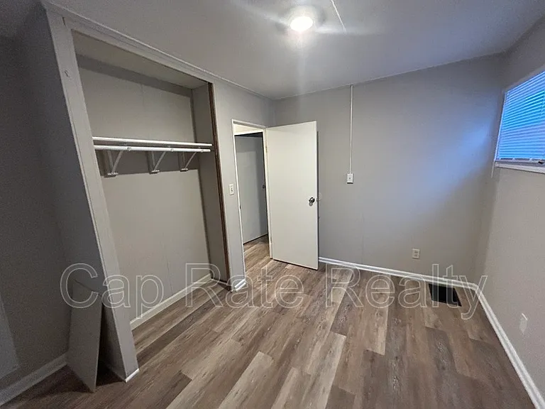 2163 Grasmere Ave — Photo 11