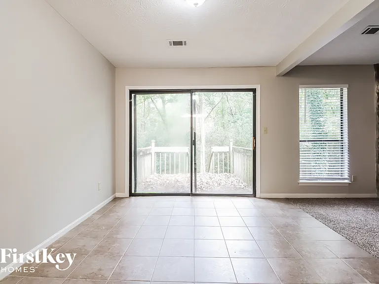 3226 Deshong Dr — Photo 5