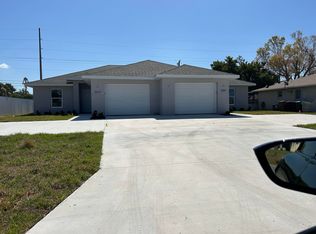 3321 SW Santa Barbara Pl, Cape Coral, FL 33914