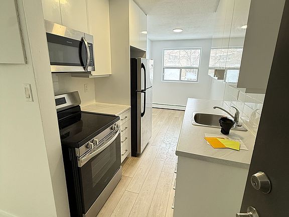 4th image of 1276 Rae St