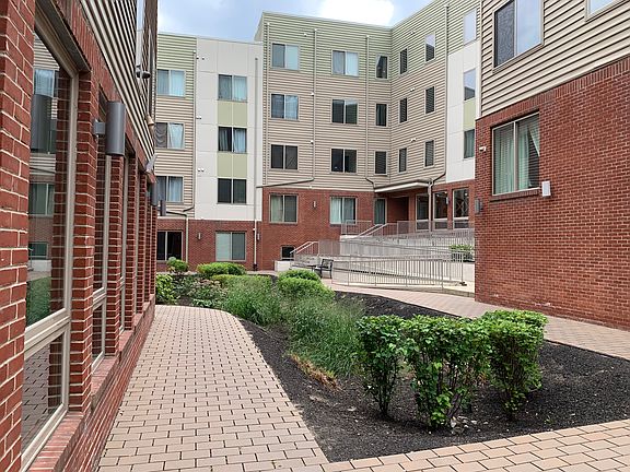4th image of 545 E Wister St APT 203