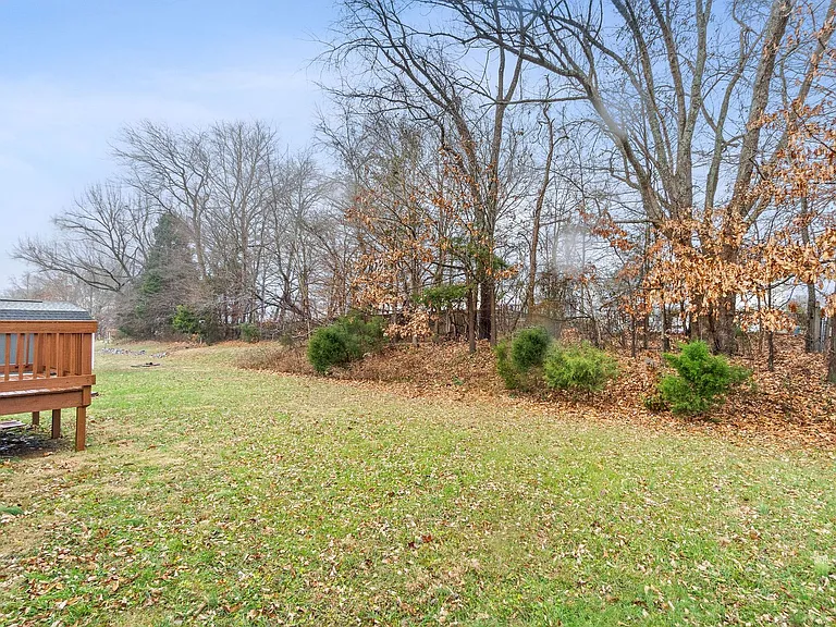 941 Crabapple Ln — Photo 23
