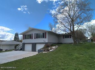 532 Bluff Dr, La Crescent, MN 55947