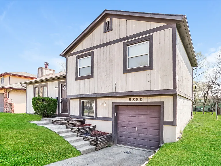 5380 Aqua St — Photo 2