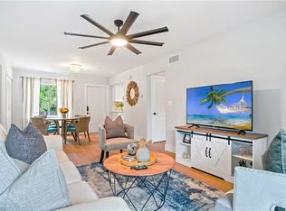 1275 7th Ave N APT 201, Naples, FL 34102