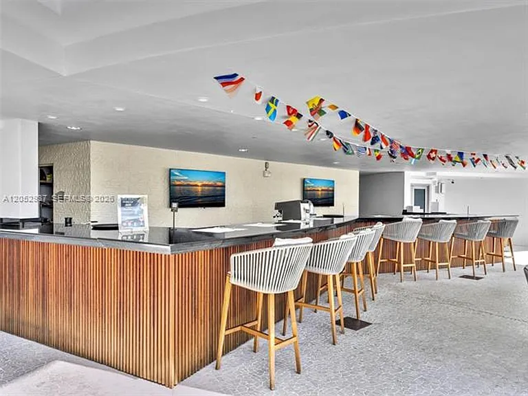 17001 Collins Ave #CU-2106 — Photo 29