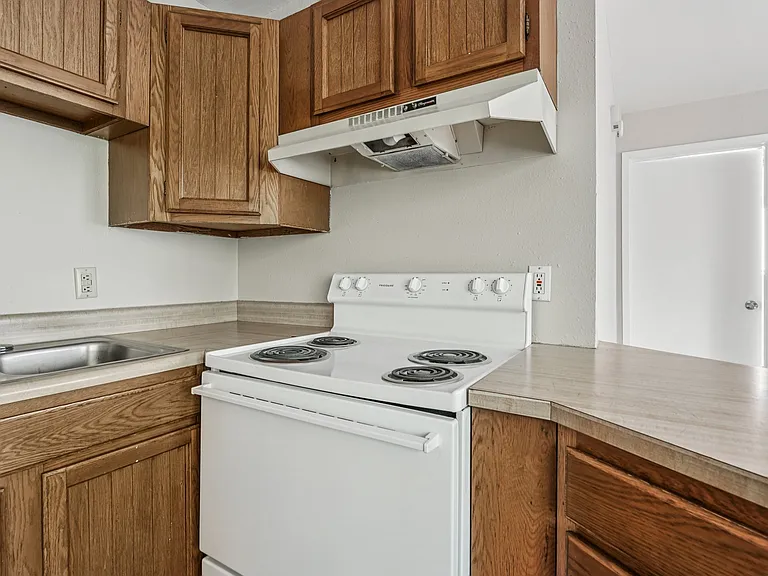 1634 Post Rd #2 — Photo 5