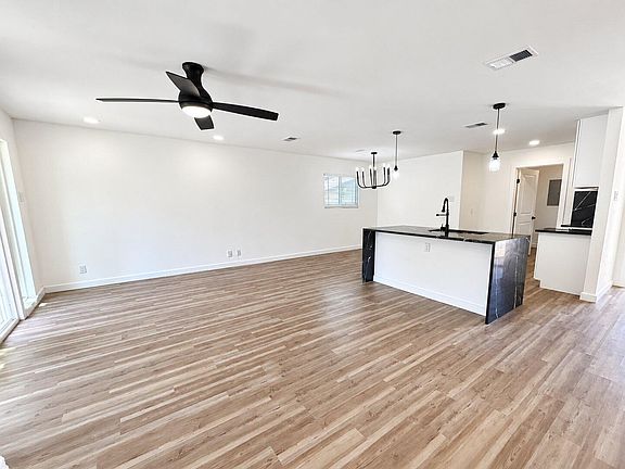 3rd image of 6907 Tulane Dr