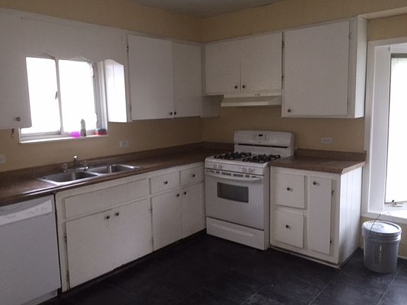 5th image of 18670 Meier St
