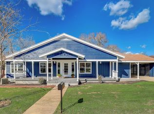 300 W Taggard St, Burnet, TX 78611