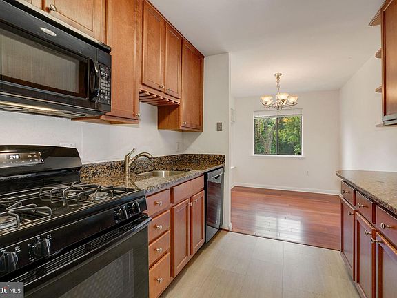 2nd image of 2860 Dover Ln APT 202