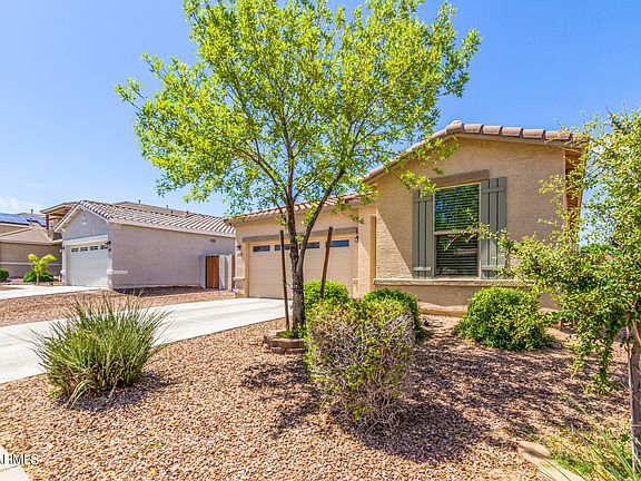 3rd image of 18226 W SUNNYSLOPE Lane