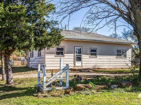 4th image of 148 N Main St