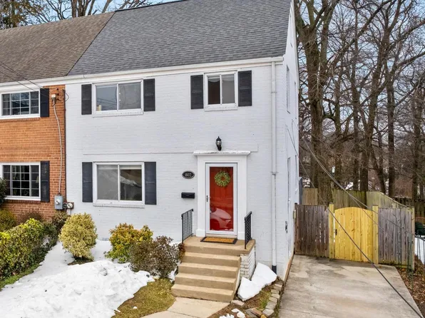 4802 20th Pl N, Arlington, VA 22207