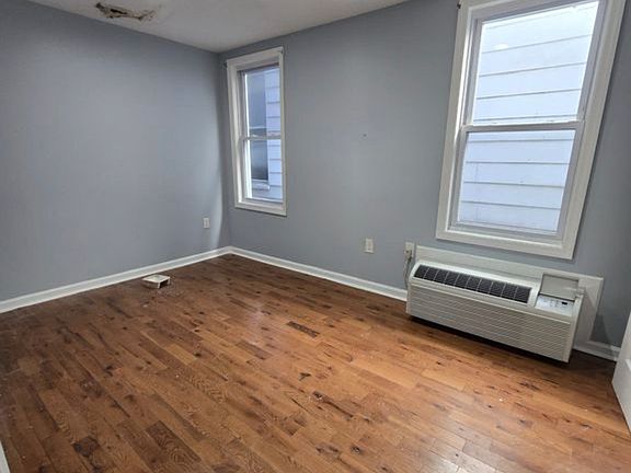 3rd image of 87 Peabody Pl Floor 2