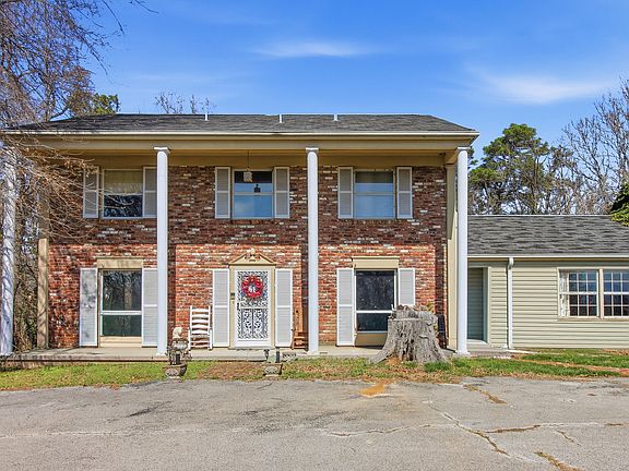 2nd image of 526 S Carter School Rd