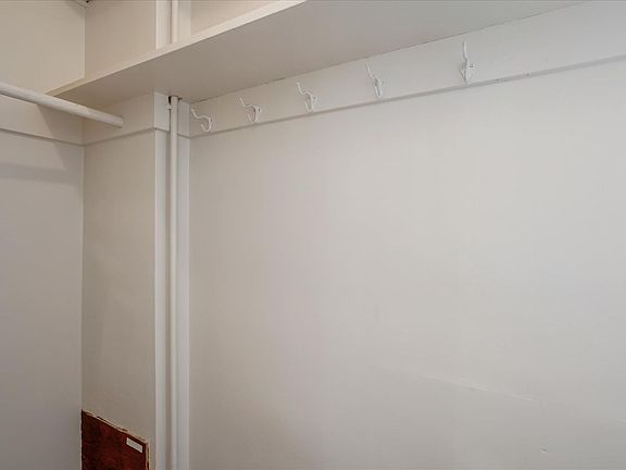 3rd image of 1353 Jackson St
