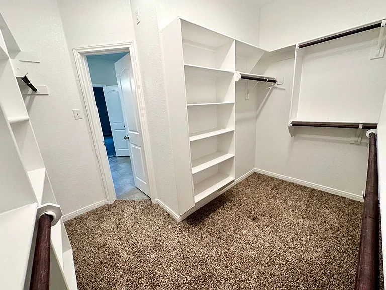 10612 Langham Dr — Photo 8