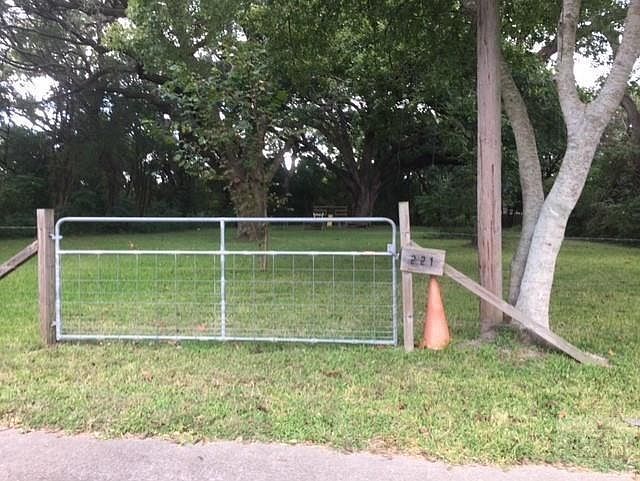 2nd image of 221 S Bell Dr