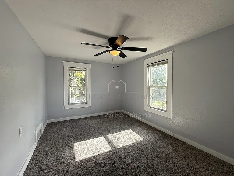 1305 Curtis St — Photo 11