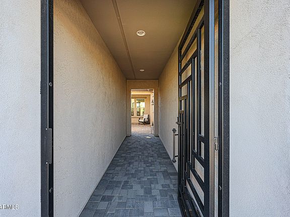 3rd image of 18118 W HIGHLAND Avenue