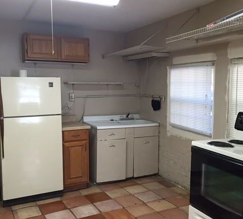 4th image of 420 W Elsmere Pl APT 05