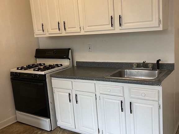 Kitchen
Angle 2