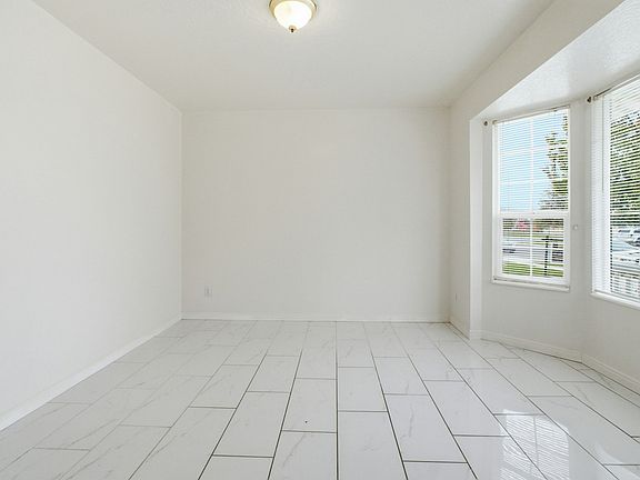 3rd image of 1421 W 50th St S