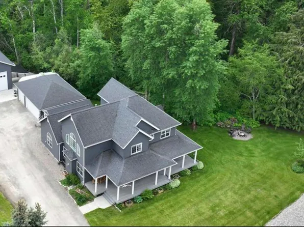72 Hanley Ln, Sagle, ID 83860
