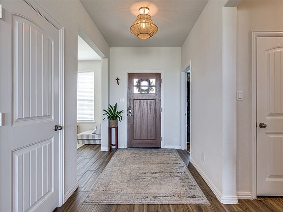 5th image of 110 Ridgetop Trl