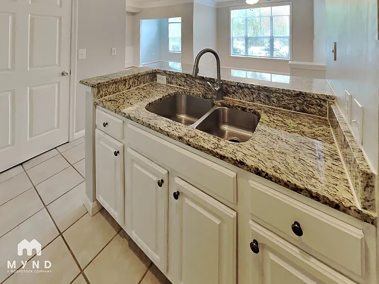 955 Juniper St NE #1012 — Photo 5