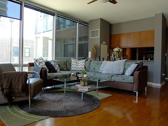 2nd image of 611 S Wells St Unit 908