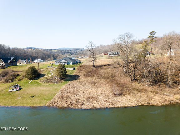 3rd image of River Stone Dr