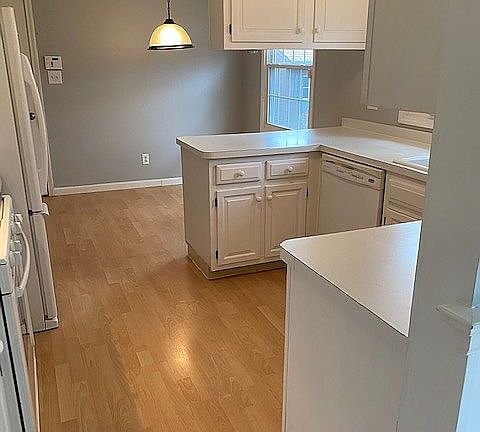 5th image of 207 Oakbrook Dr