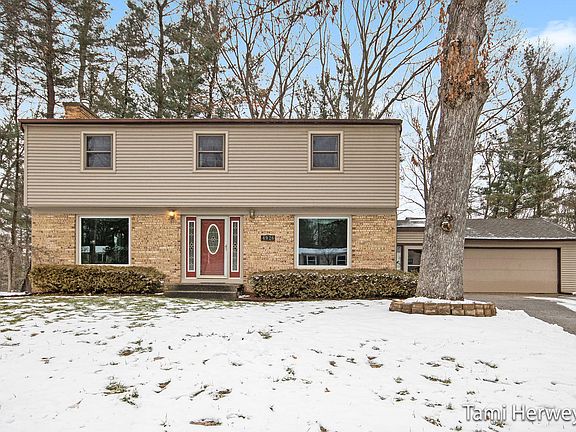 2nd image of 4926 Kittery Dr NW