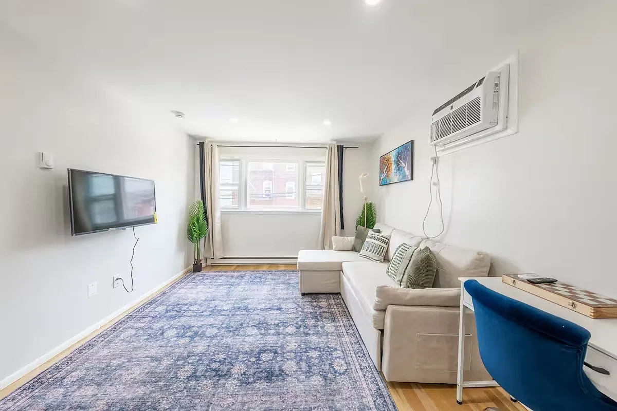 2 bed, 1000 sqft, $2,200 — Photo 4