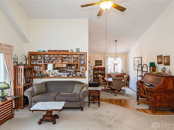 5th image of 655 Thornburg Pl