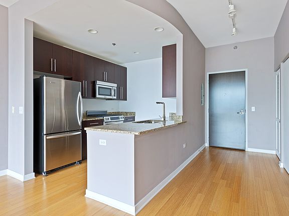 4th image of 303 W Ohio St APT 2101