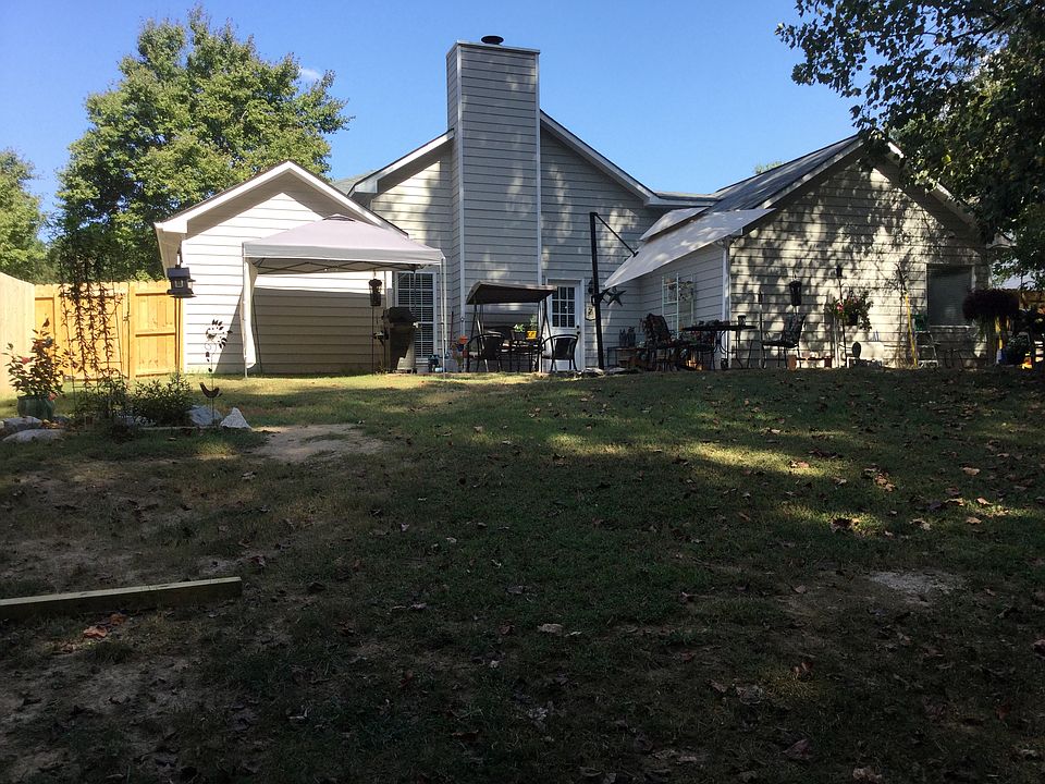 2nd image of 2130 Emerald Dr