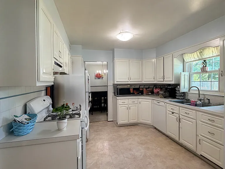 2732 Alfred Cir — Photo 8