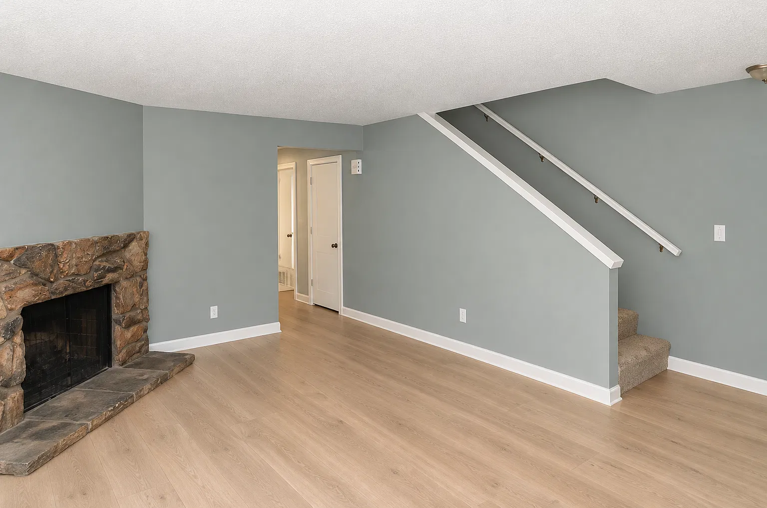 2 bed, 1.5 bath, 1190 sqft, $2,900 — Photo 3