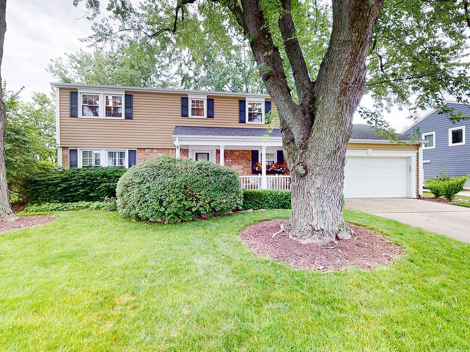 1st image of 229 N Braintree Dr