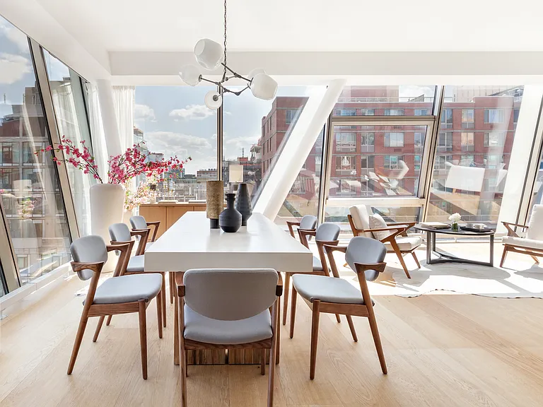 515 W 23rd St #11 — Photo 8