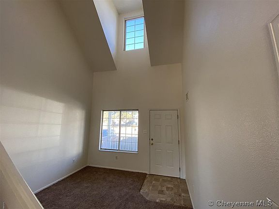 5th image of 221 Hacienda Ct