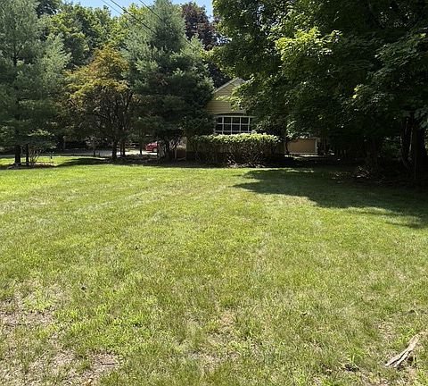 3rd image of 10 Old Stone Church Rd