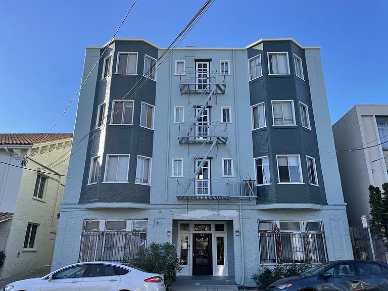 1521 3rd Avenue — Photo 1