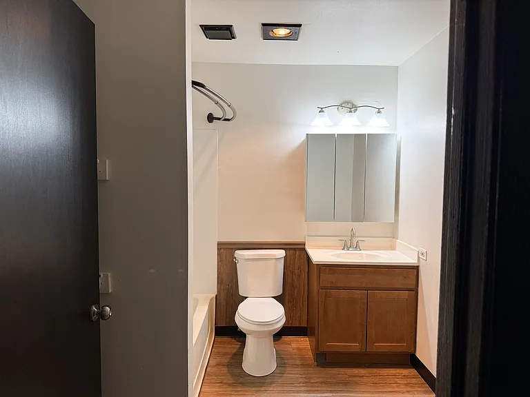 Tan Oak Apartments — Photo 8